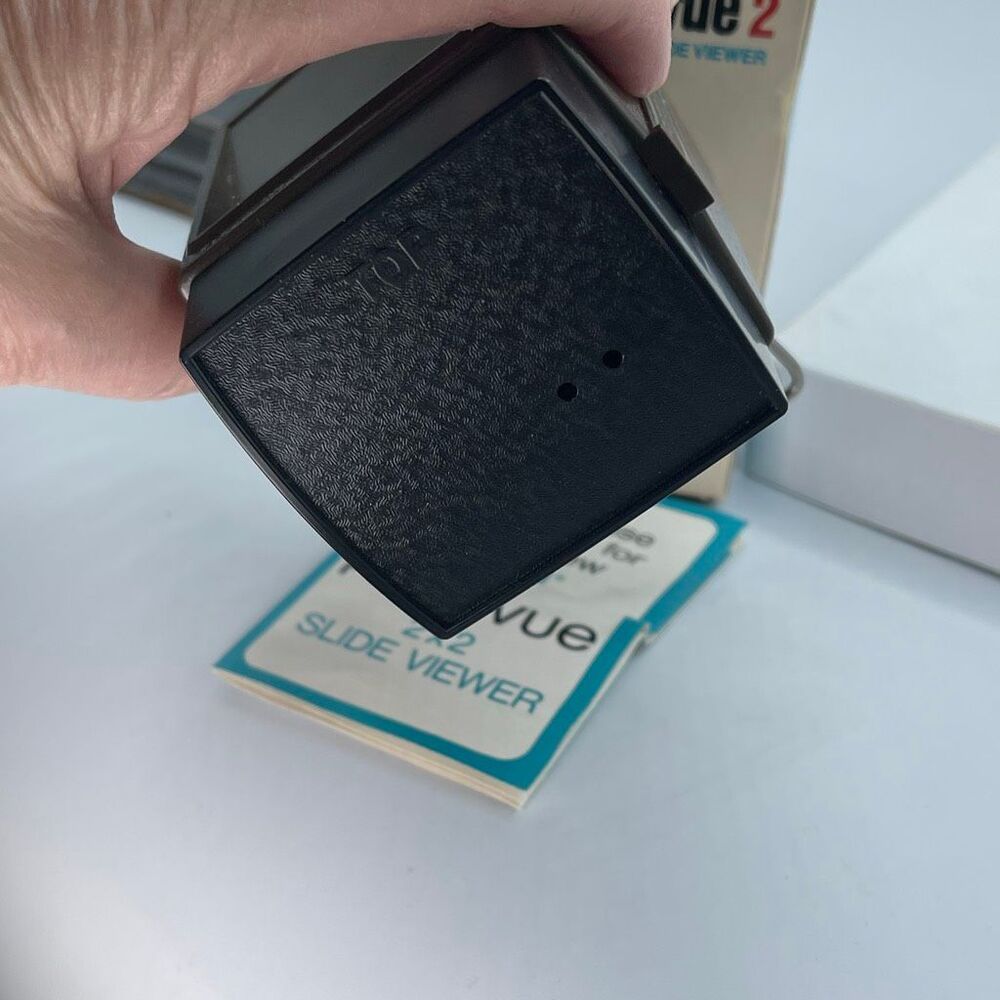 Vintage GAF Pana-Vue 2 lighted 2X2 slide viewer Not tested - Picture 2 of 9